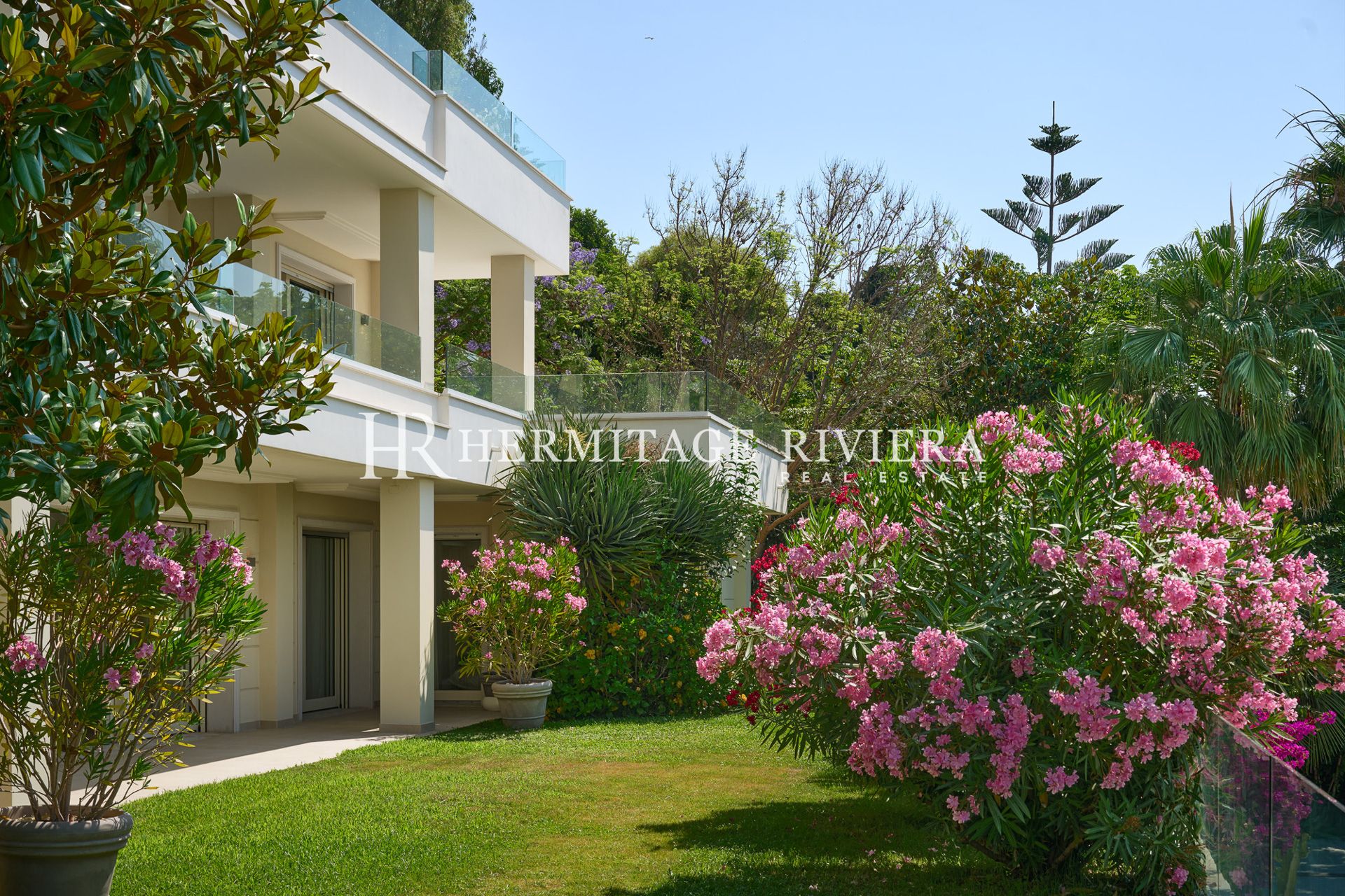 Владение из двух современных вилл - Вид на море - Бассейн (изображение 6)