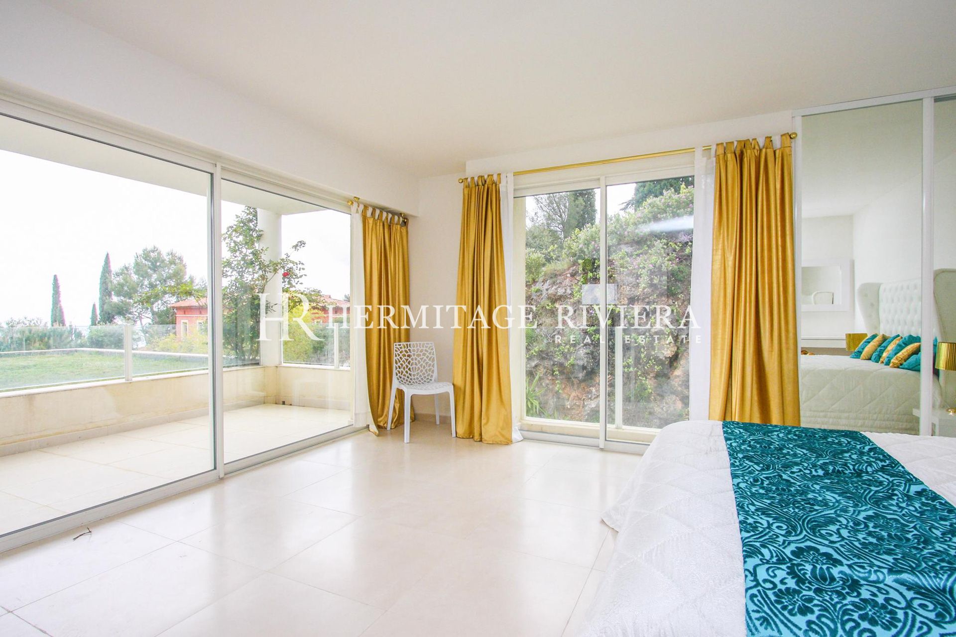 Villa moderna - Proprietà chiusa - Vista mare (immagine 12)