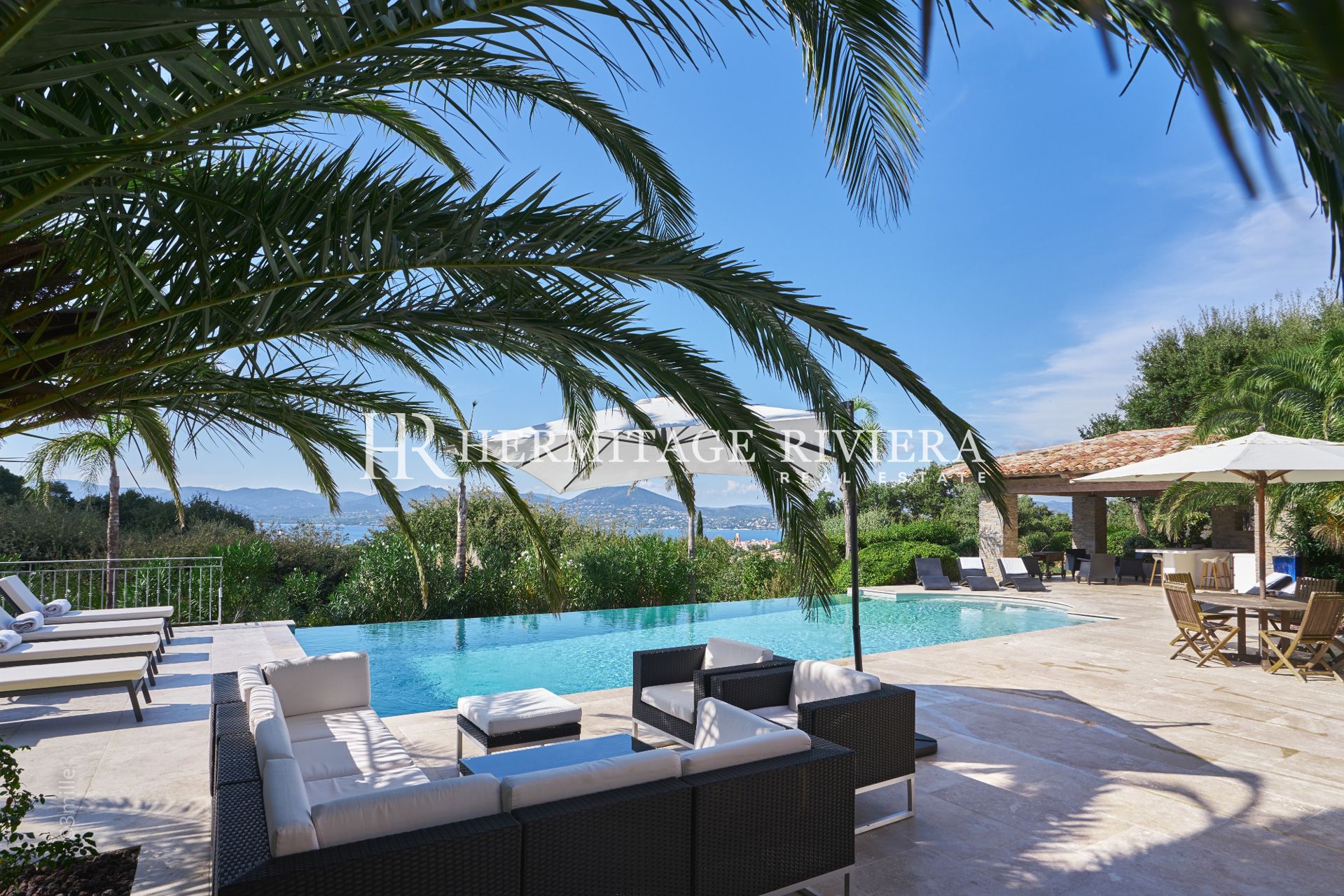 Amplia villa - Excepcionales vistas al mar - Piscina (imagen 30)