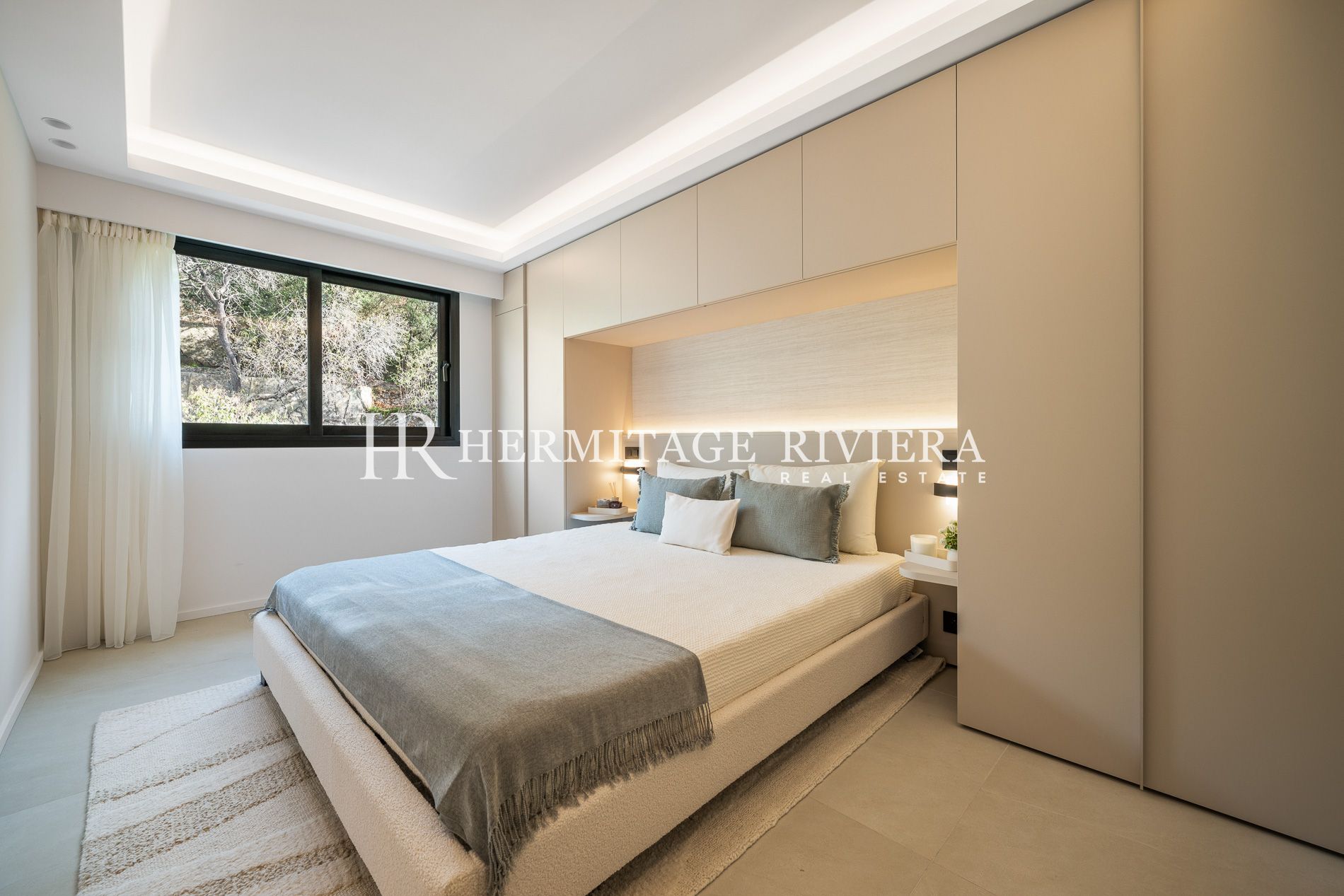 Exceptional Apartment – Top Floor with Breathtaking Sea View (image 33)