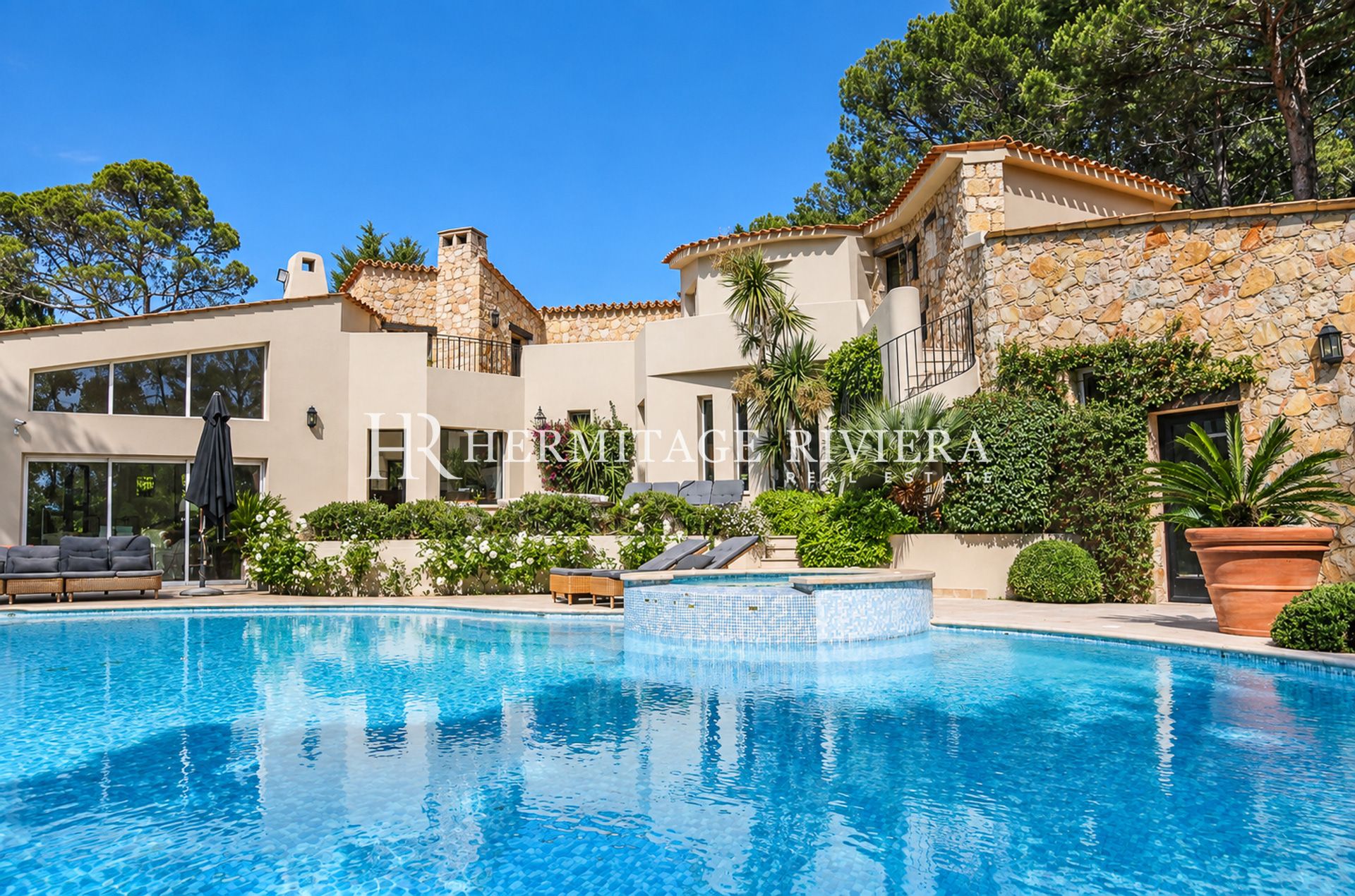 Villa à Mougins Propriété charmante dans domain fermé (image 1)