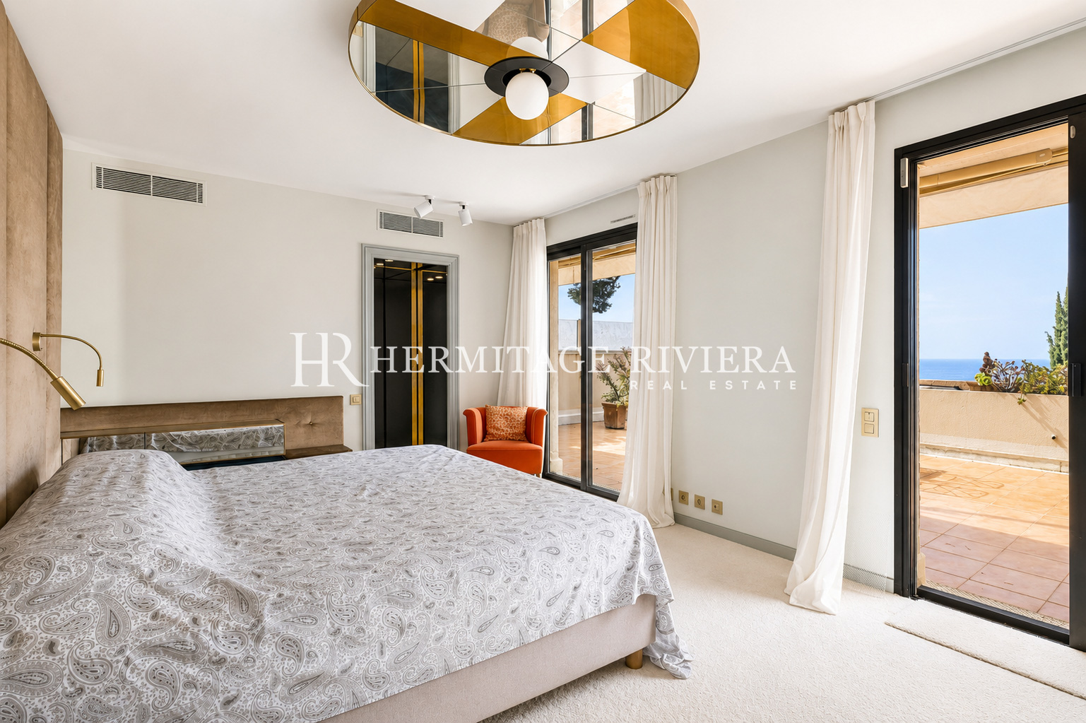 Chambre 1 d'un penthouse à vendre à Cap-d'Ail