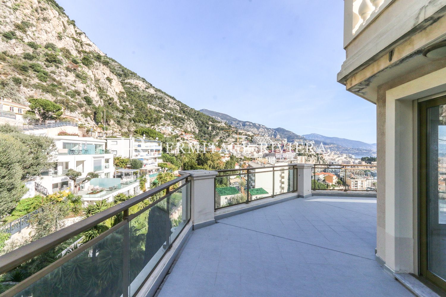 1 bedroom apartment - To renovate - Views over Monaco - Spacious Terrace (image 3)
