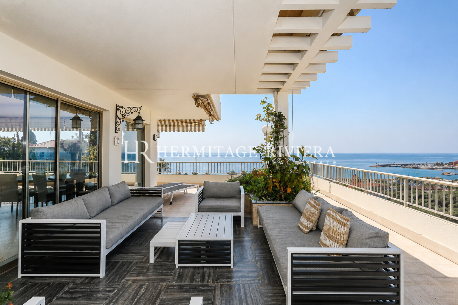 Penthouse in Menton Garavan Penthouse - Breathtaking panoramic sea views - Terrace  (image 4)