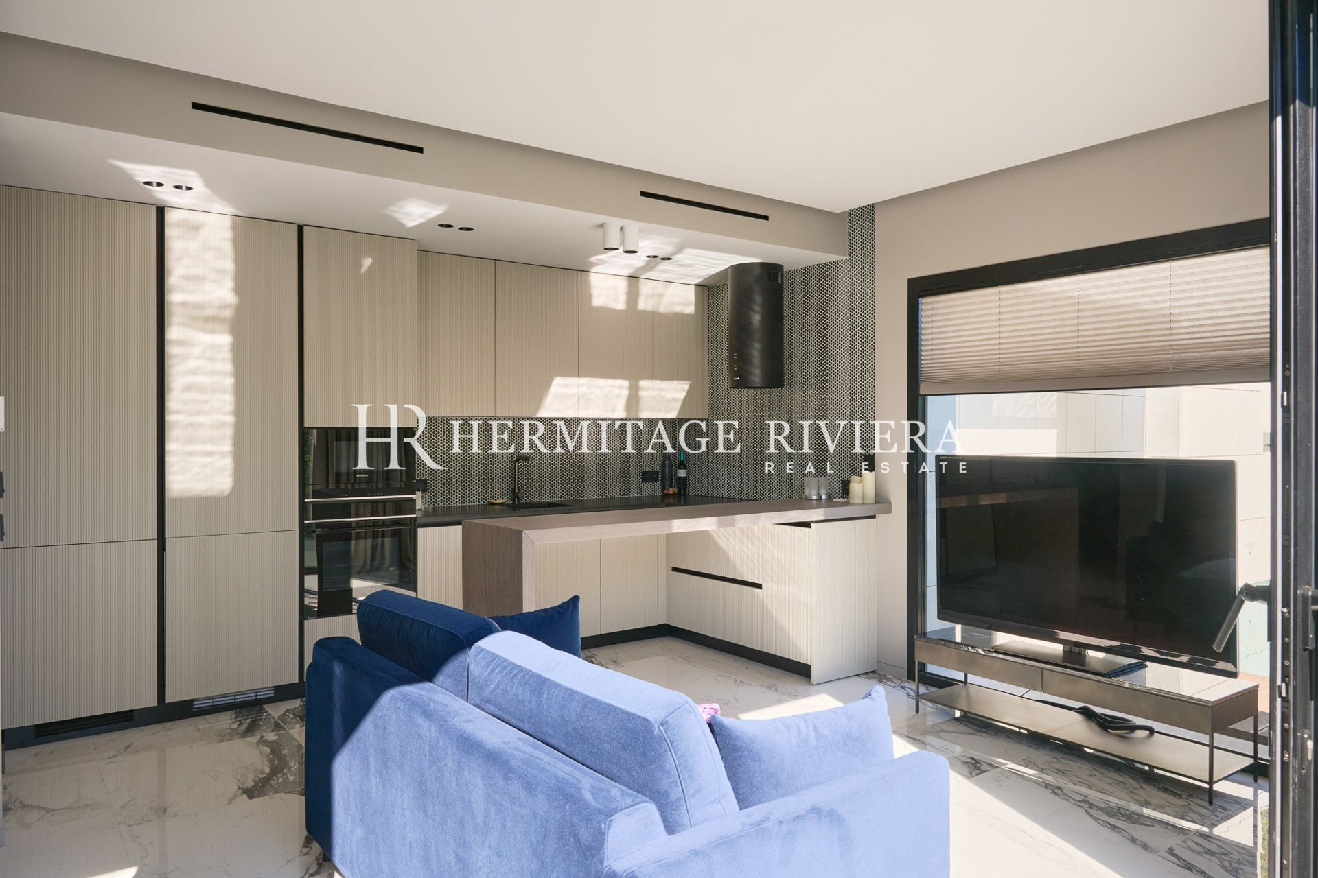 Exceptional contemporary villa panoramic views over the bay of Villefranche (image 35)