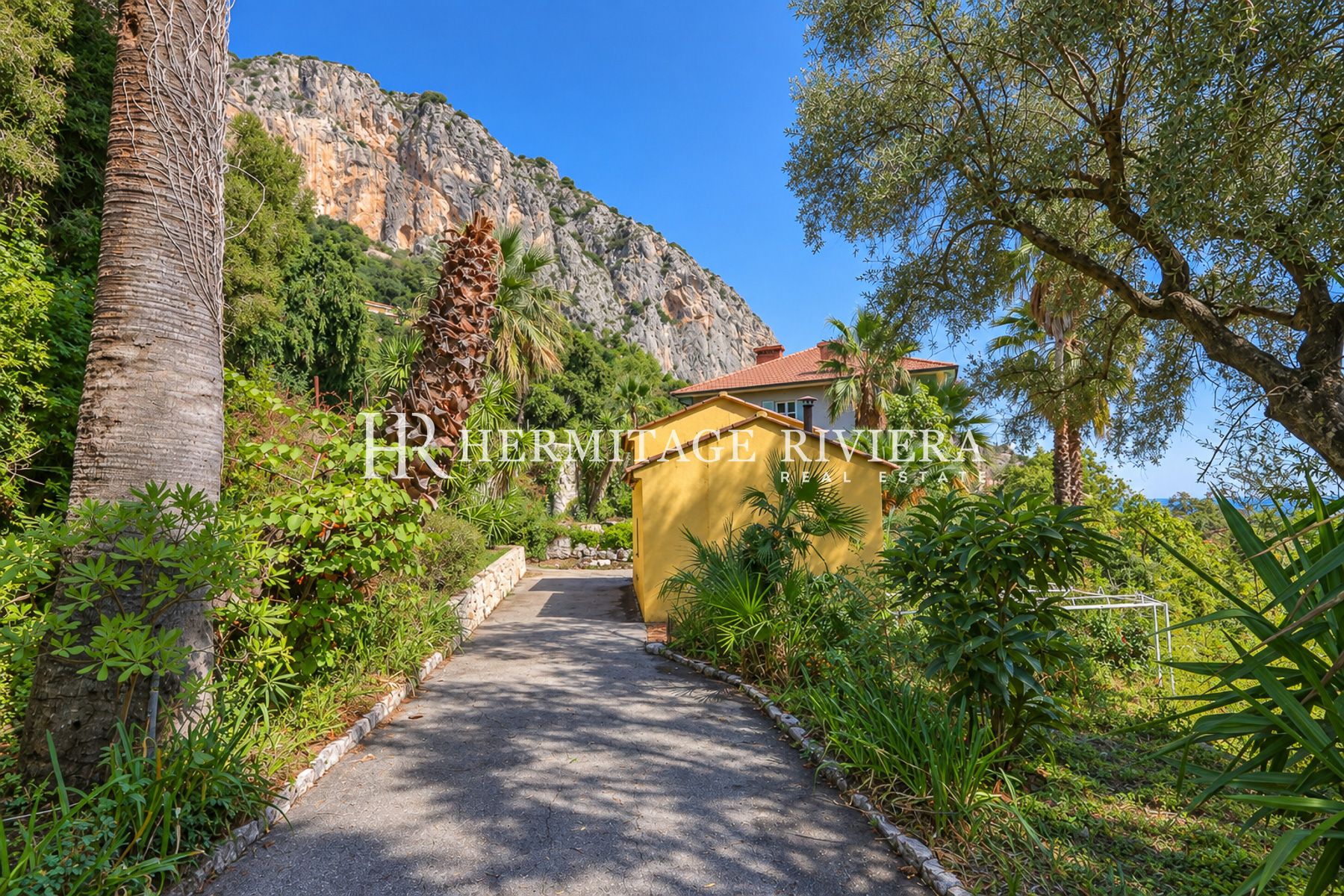 Villa in Menton Garavan Elegant 19th century stone mansion with sea view (image 26)
