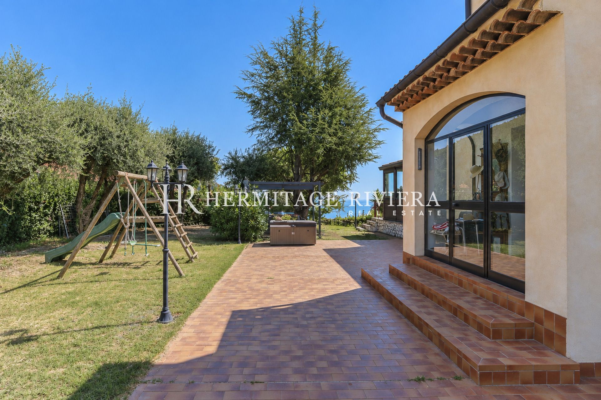 Villa à Menton Garavan Villa avec piscine et panorama à 360° - vues spectaculaires (image 15)