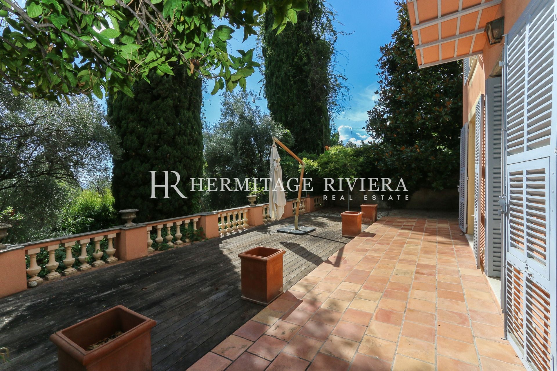 Affascinante villa di inizio secolo con foresteria e giardino botanico (immagine 5)
