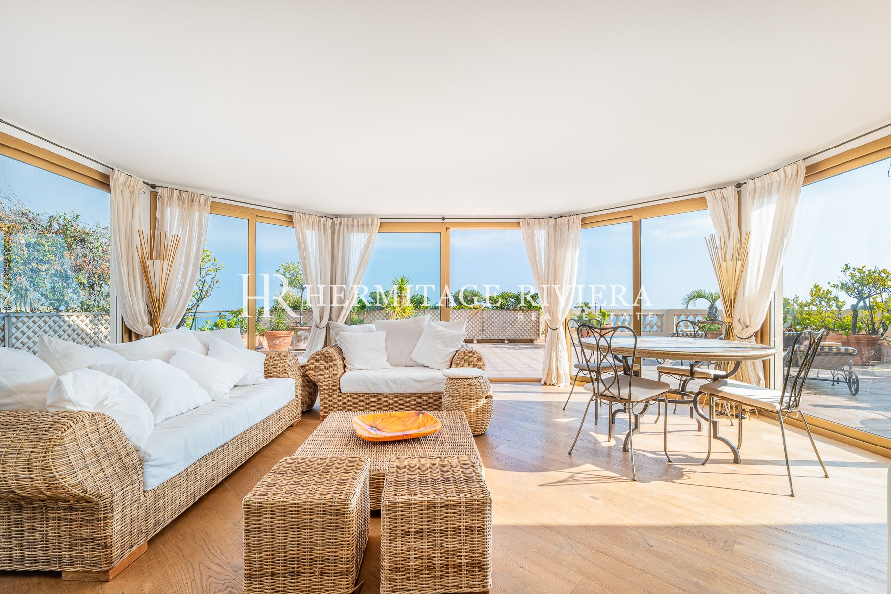 Penthouse in prestigious residence overlooking Monaco (image 6)