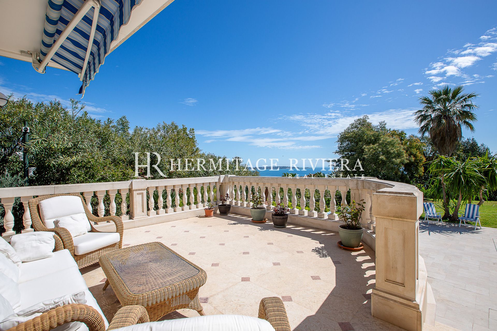 Exception prestigious property - Flat garden - Pool - Sea view  (image 13)