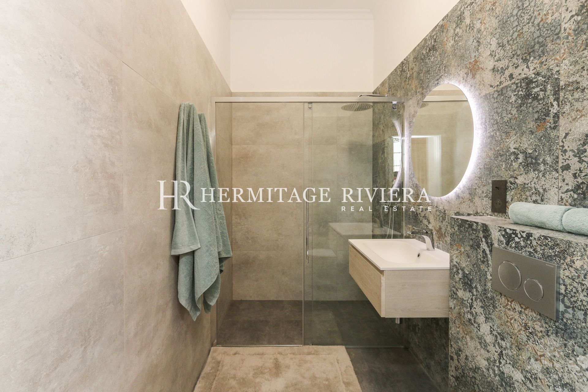 2 bedroom apartment - Renovated - Cours Saleya  (image 15)