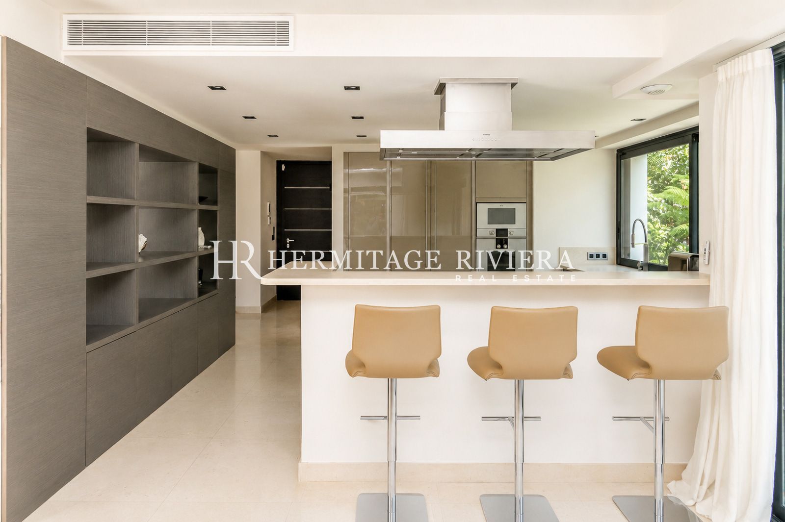 Kitchen of modern property for rental Cap-Ferrat, close to Passable beach