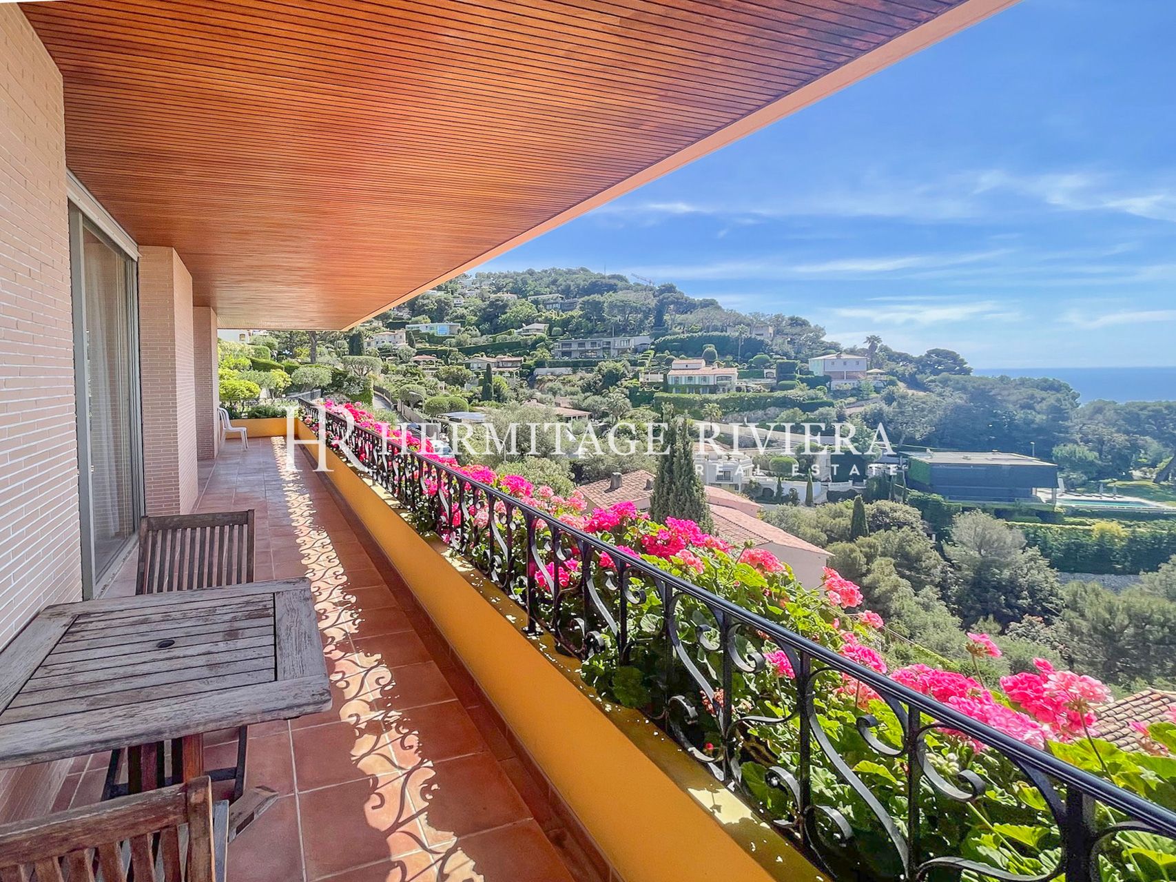 坐拥全景的非凡别墅 (图片 15)