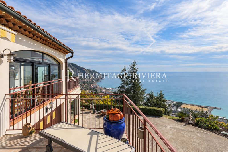 Villa avec piscine et panorama à 360° - vues spectaculaires