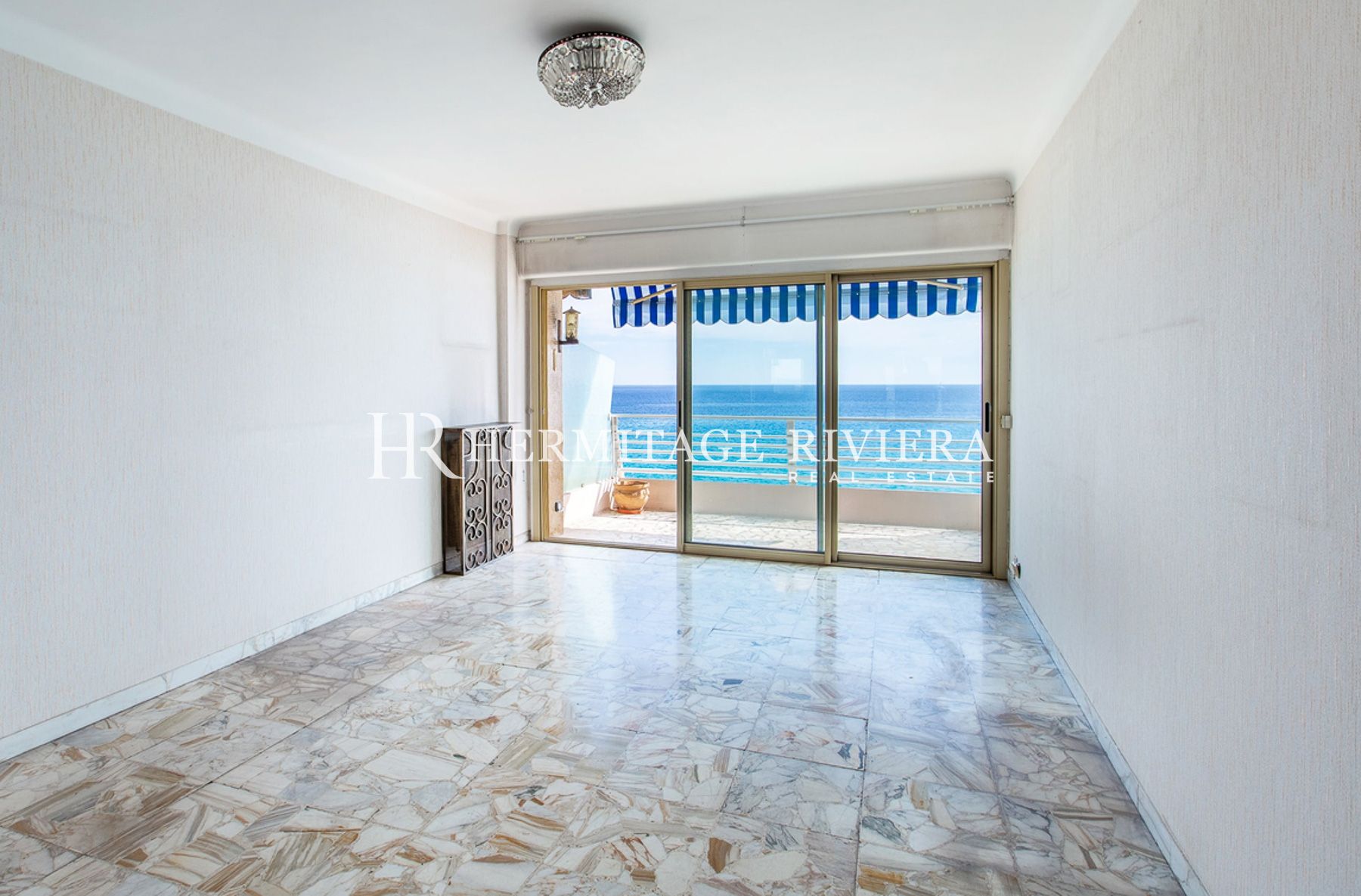 Apartment in Menton 3-bedroom apartment - Sea front - Terrasse - Sea view (image 3)