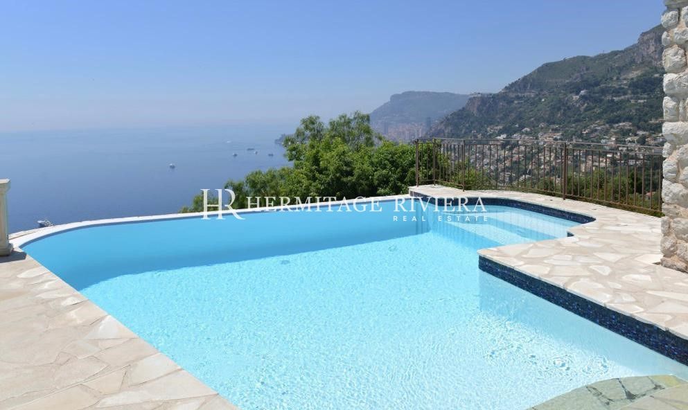 Villa in secure estate - Infinity pool - View Monaco (image 1)