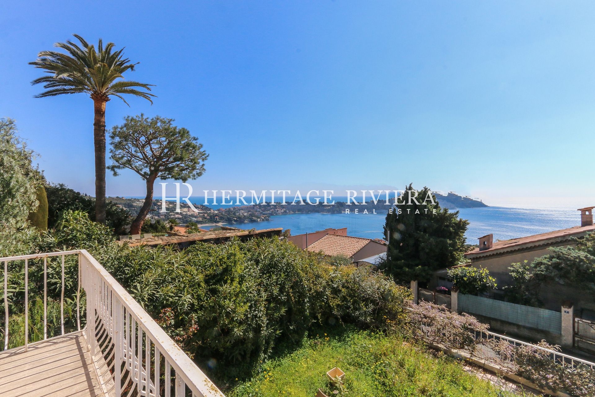 Villa to renovate - Sea view - Possible extention (image 1)