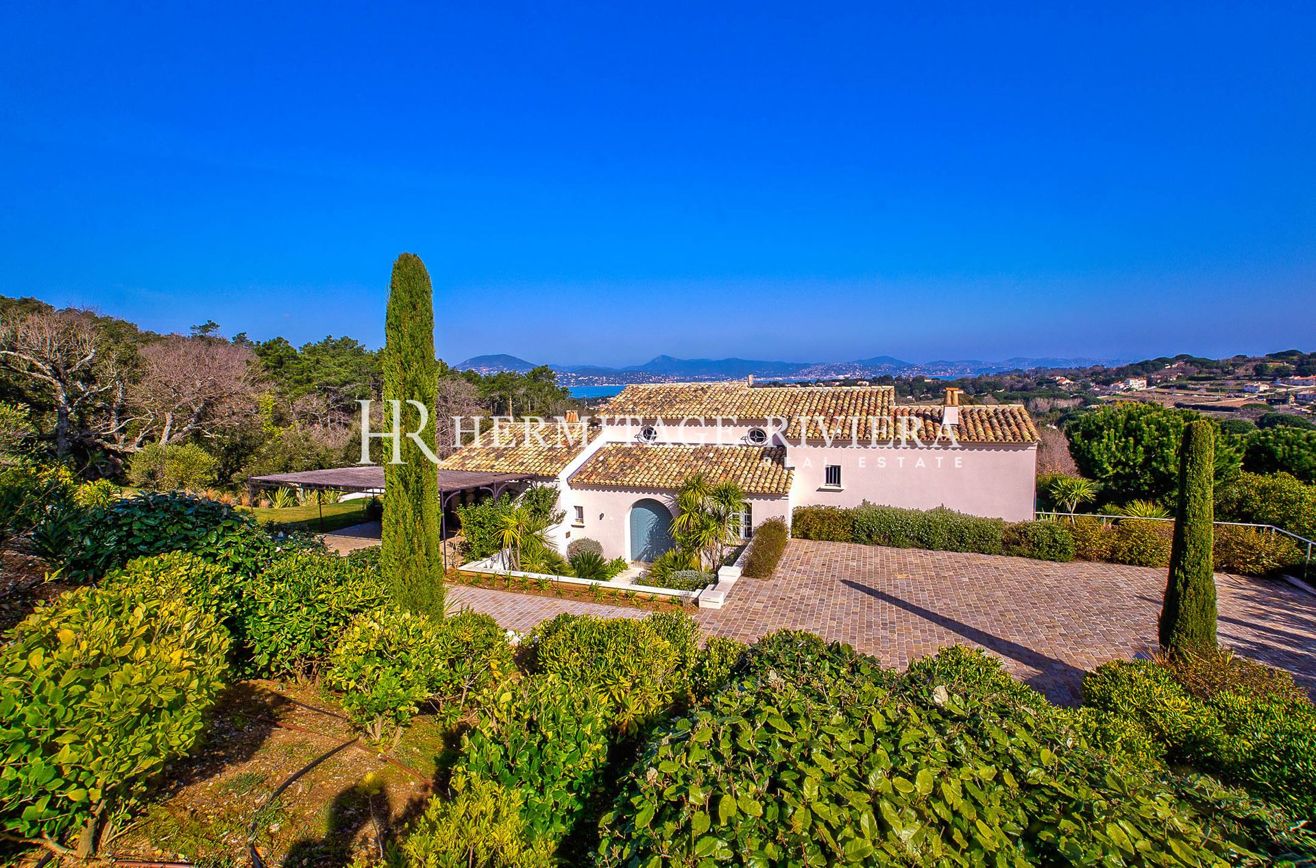 Luxury villa - Sea views - Pool (image 2)