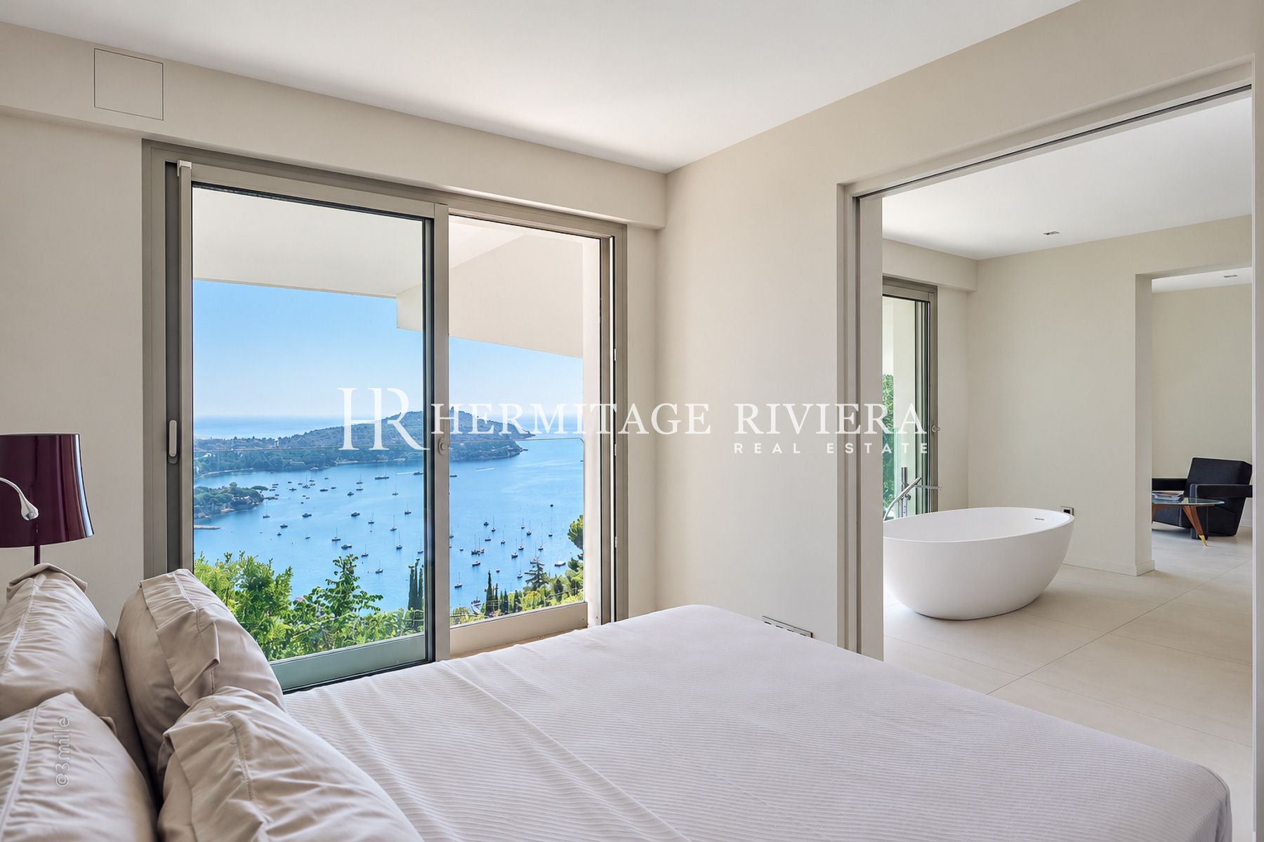 Villa in Villefranche-sur-Mer Modern property - Overlooking the Bay of Villefranche - Pool  (image 30)
