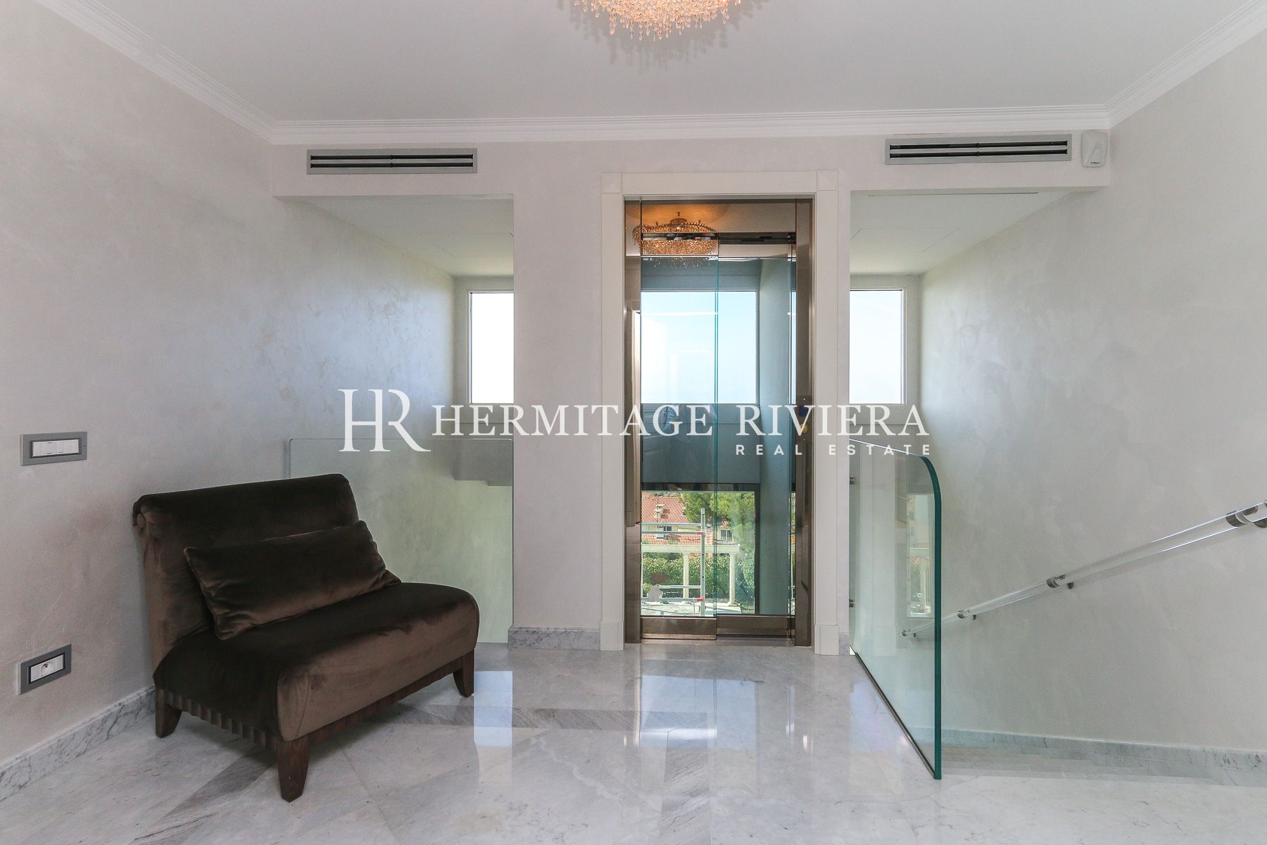 Property of two modern villas - Sea views - Pool (image 16)