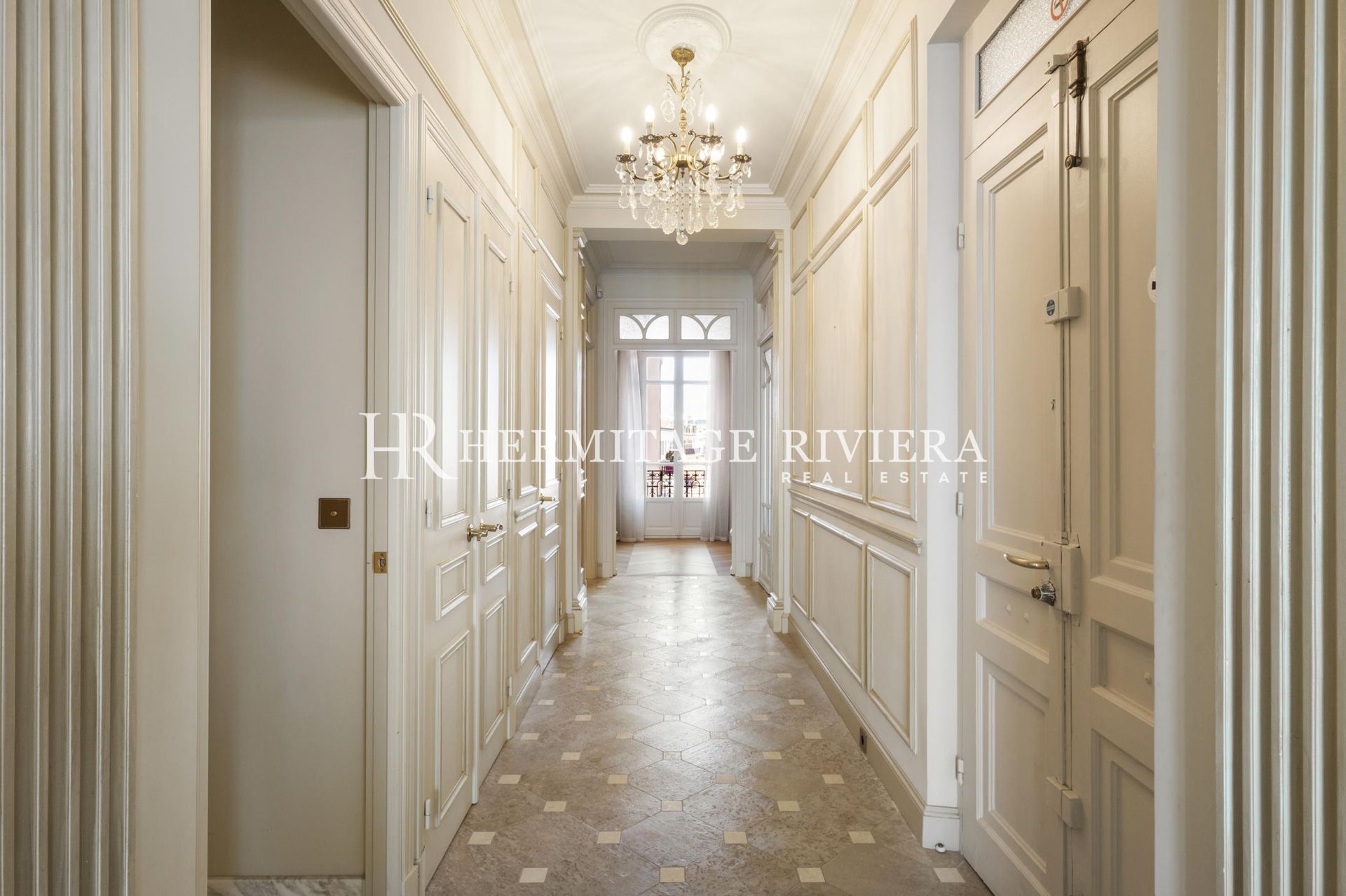 4 bedroom apartment - Waterfront - Renovated - Sea views  (image 10)