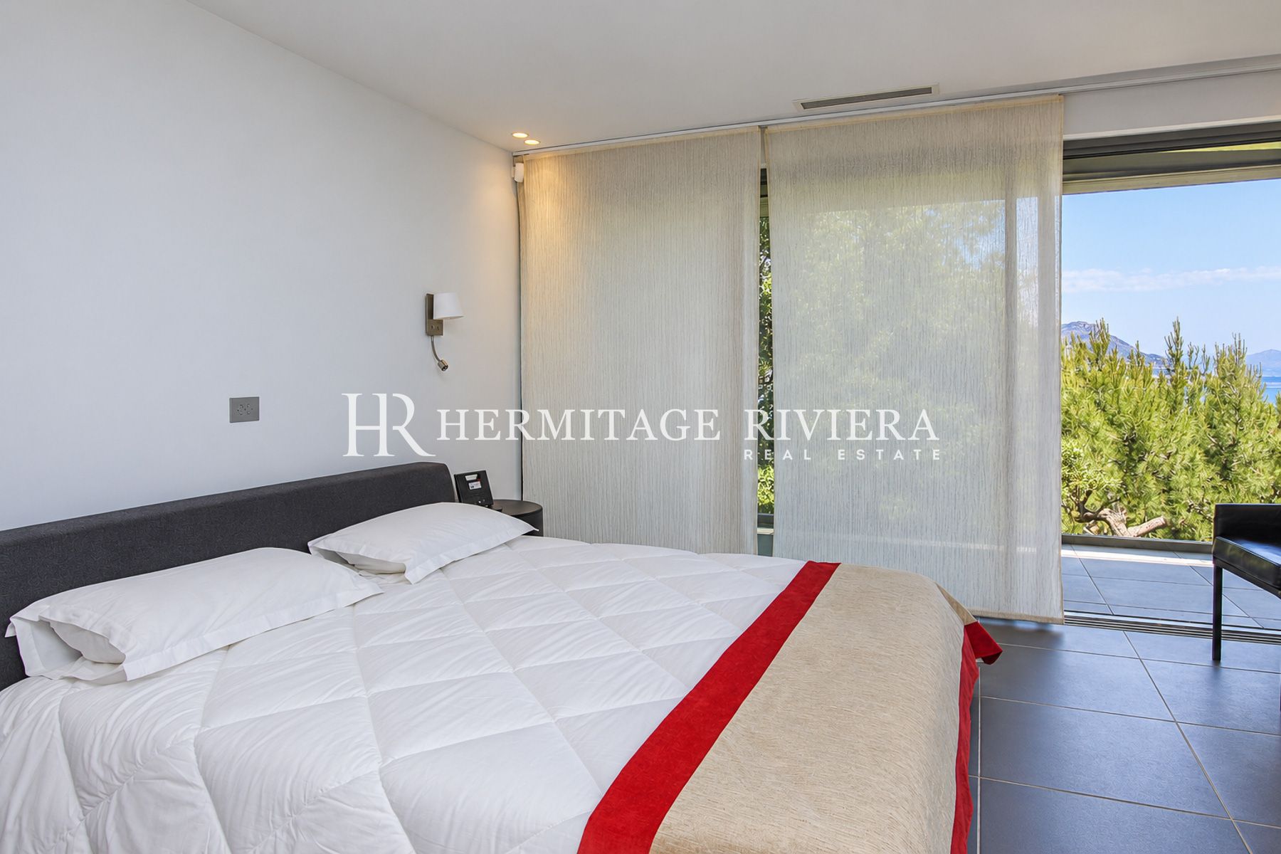 Villa in Saint-Jean-Cap-Ferrat Modern property - Panoramic sea views - Heated Pool (image 17)