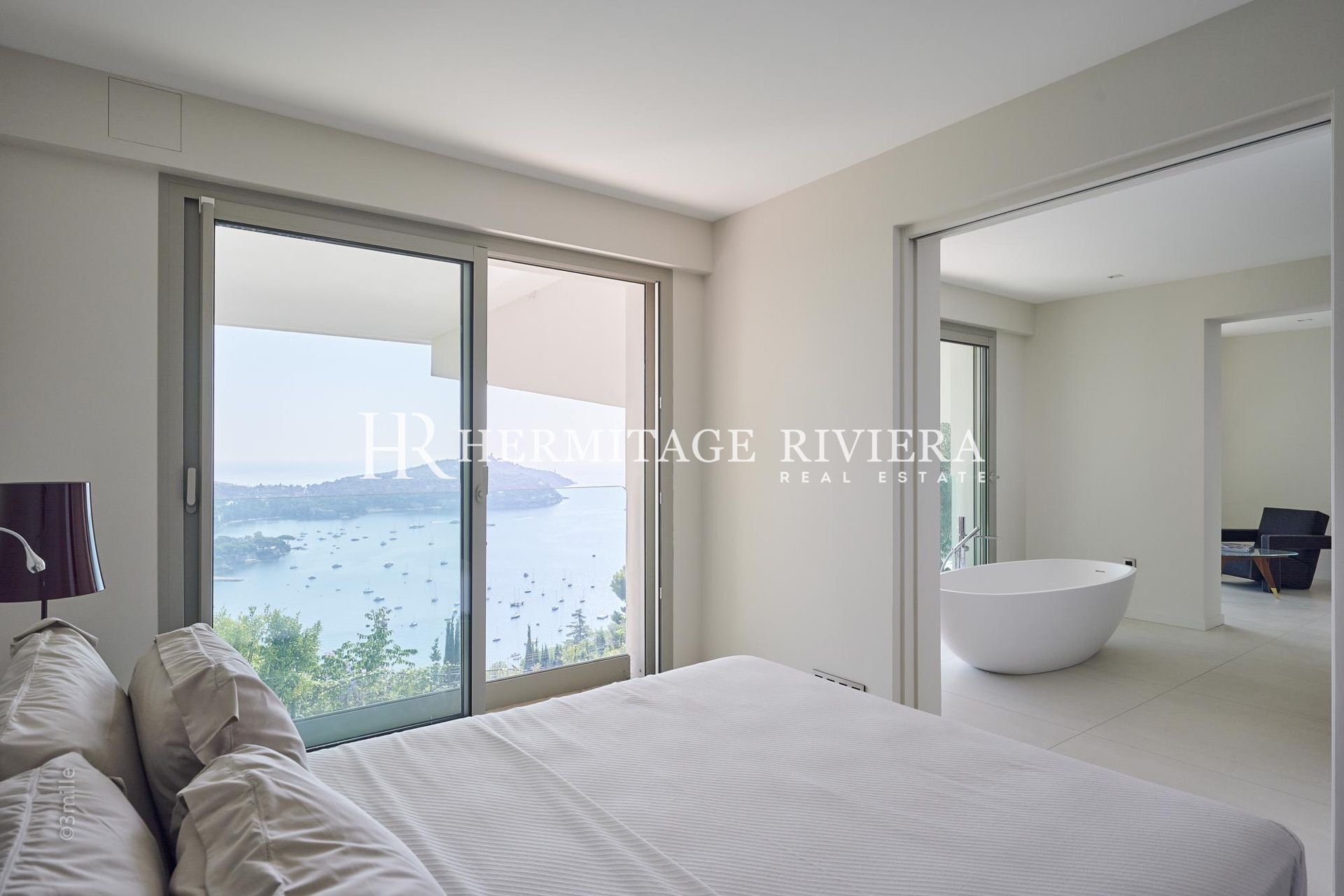 Modern property - Overlooking the Bay of Villefranche - Pool  (image 30)