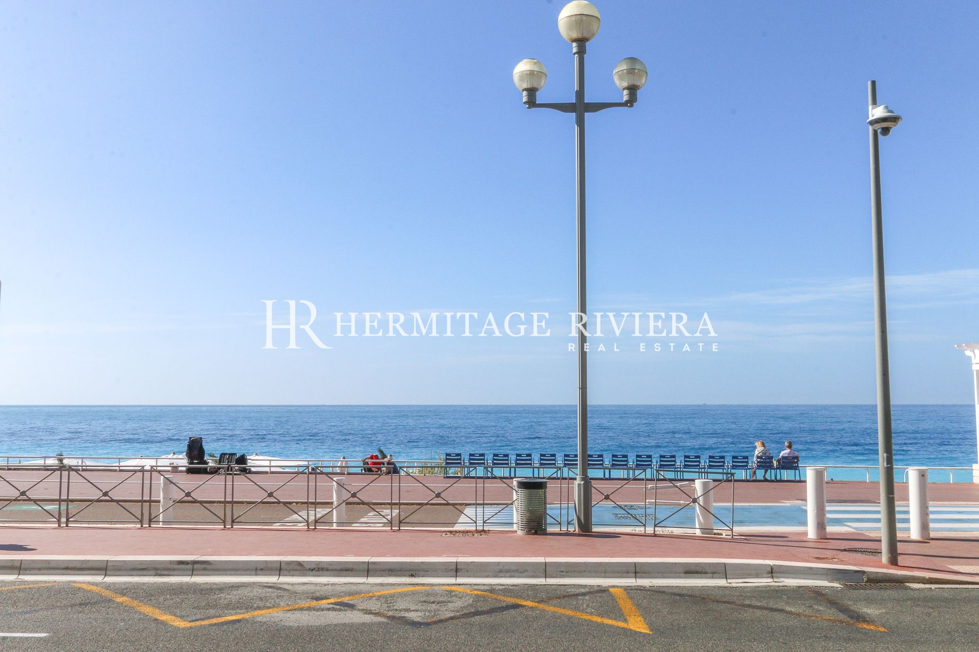 Monolocale con terrazza in piazza d'oro (immagine 10)