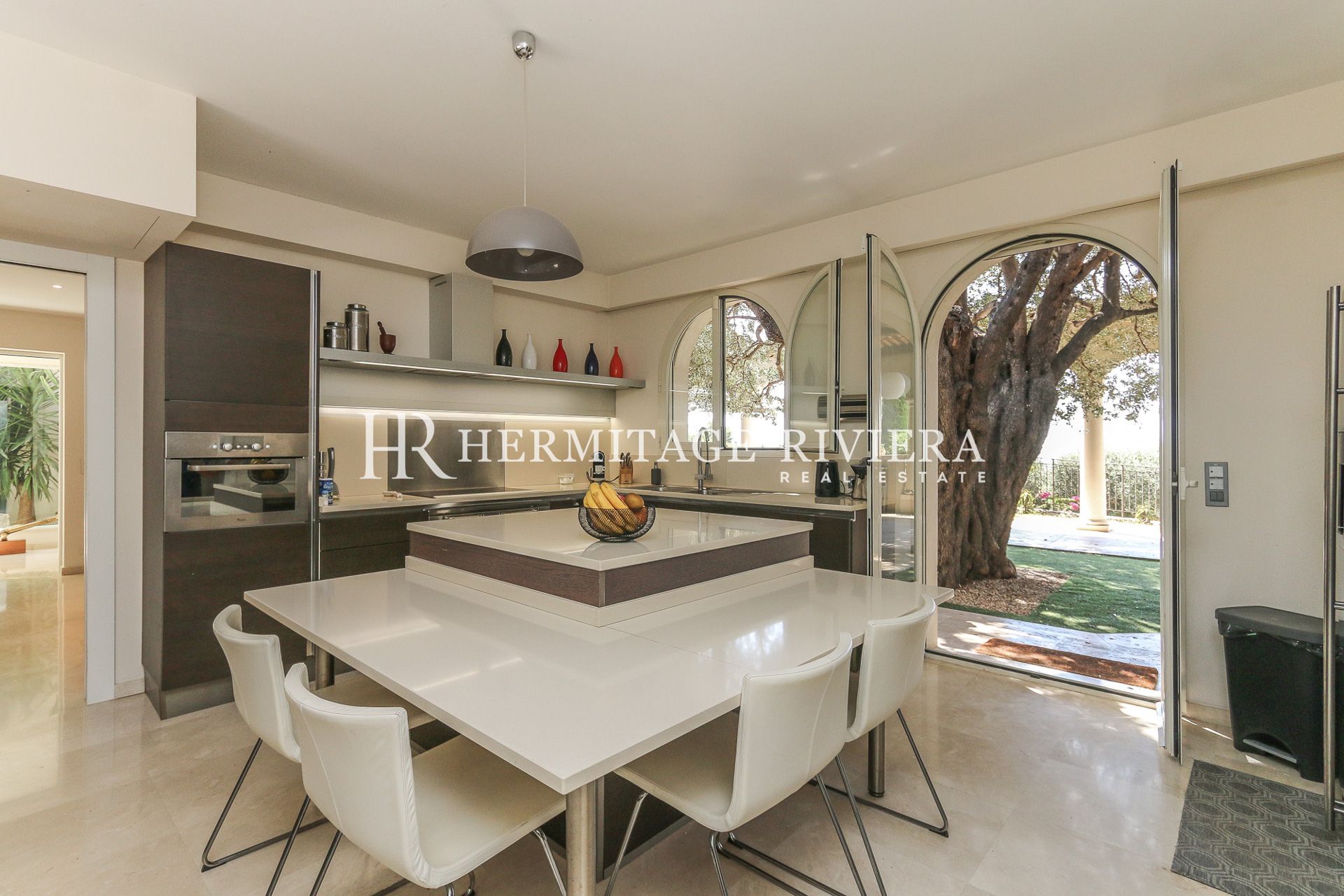 Property overlooking Monaco - Sea views - Pool - Flat garden  (image 12)