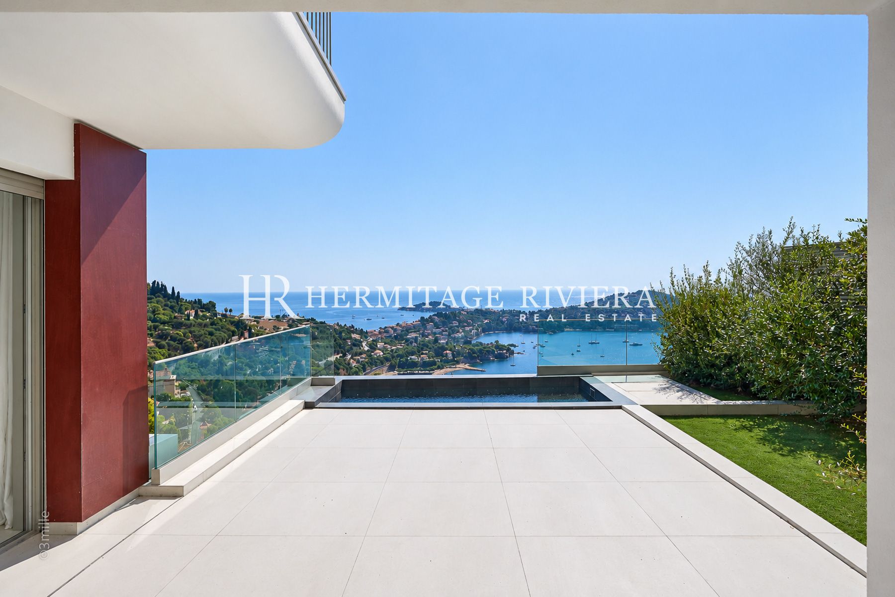 Villa in Villefranche-sur-Mer Modern property - Overlooking the Bay of Villefranche - Pool  (image 5)