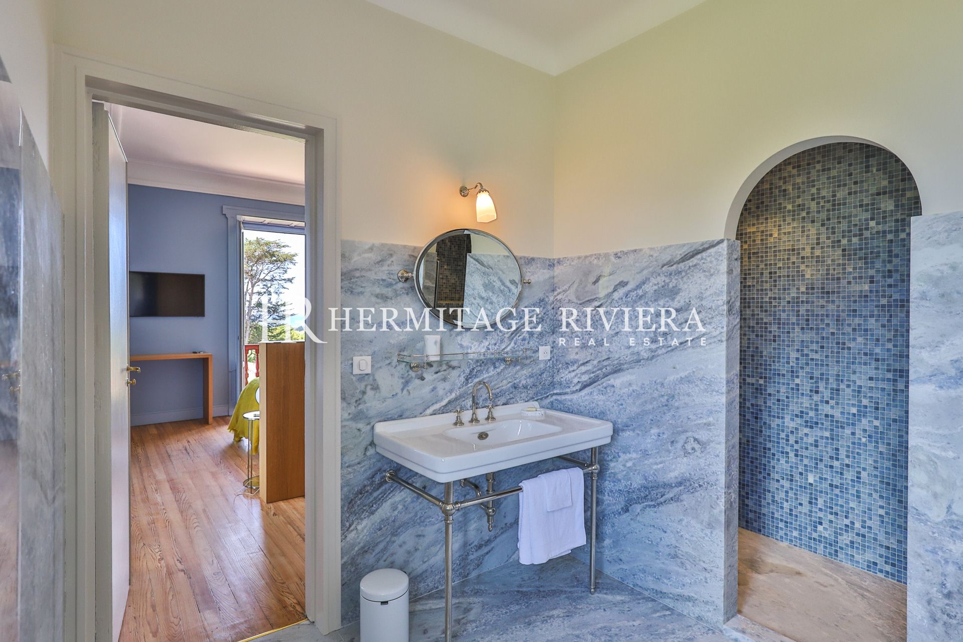 Property - 7 bedrooms - Cinema - Pool - Sea view (image 13)