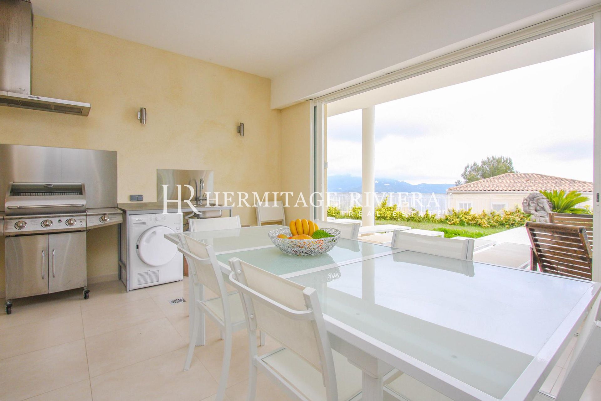 Villa moderna - Proprietà chiusa - Vista mare (immagine 8)