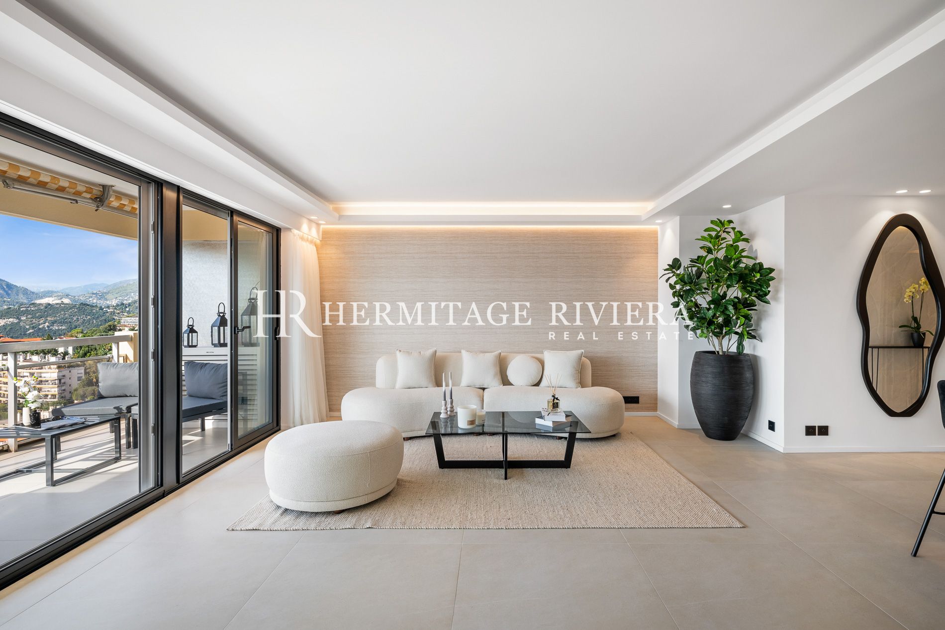 Exceptional Apartment – Top Floor with Breathtaking Sea View (image 5)