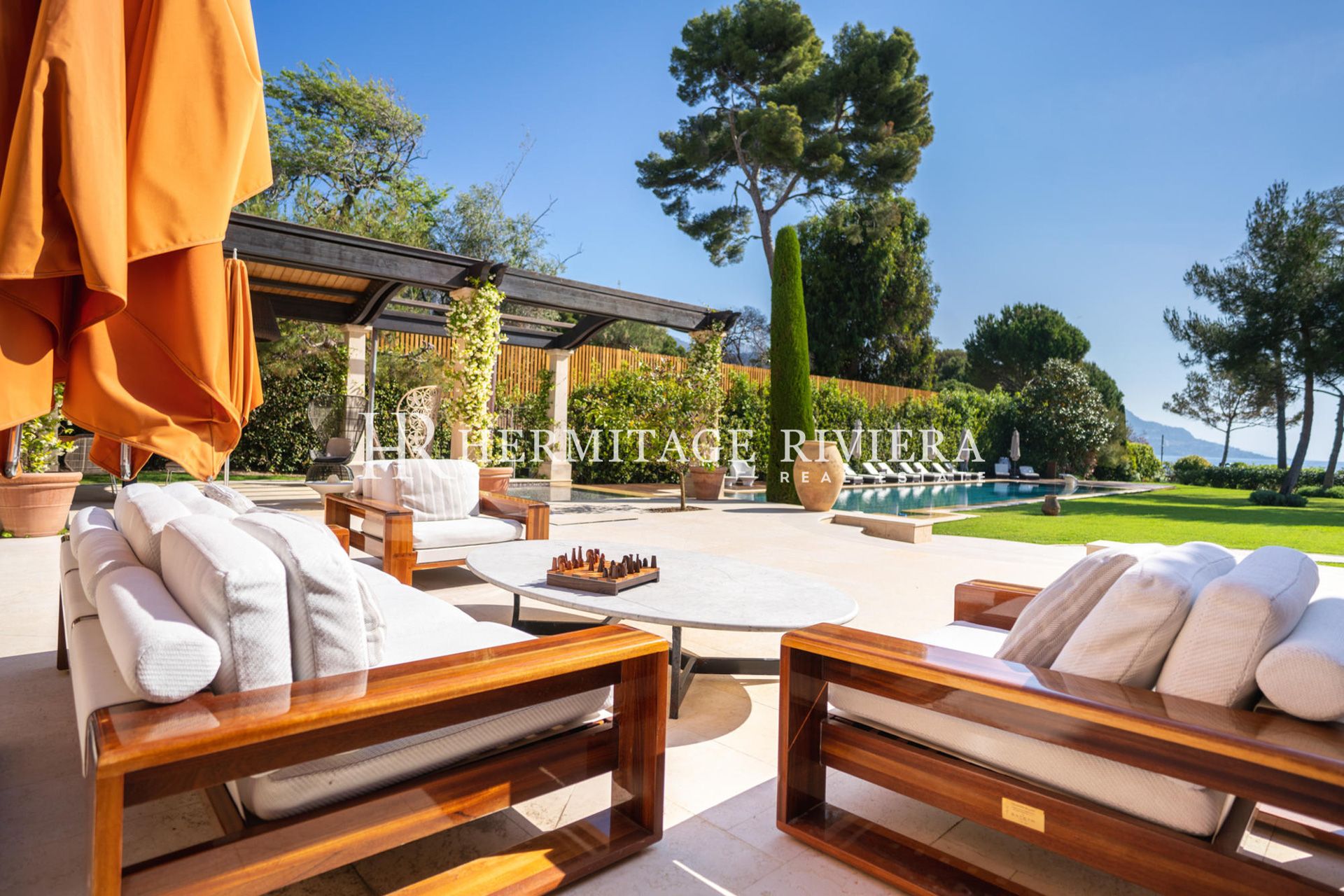 Exclusive waterfront property - Pool - Sea views (image 2)