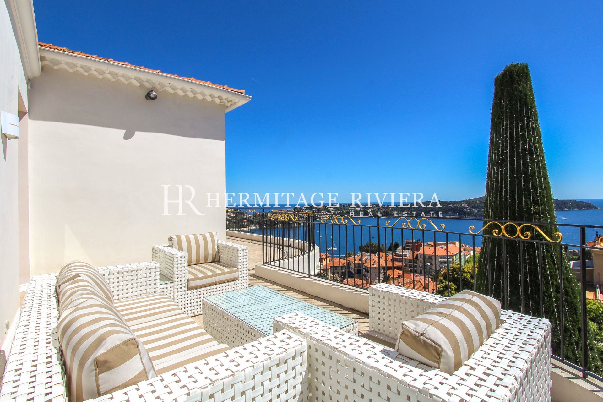 Art-deco property - Sea views - Pool (image 9)