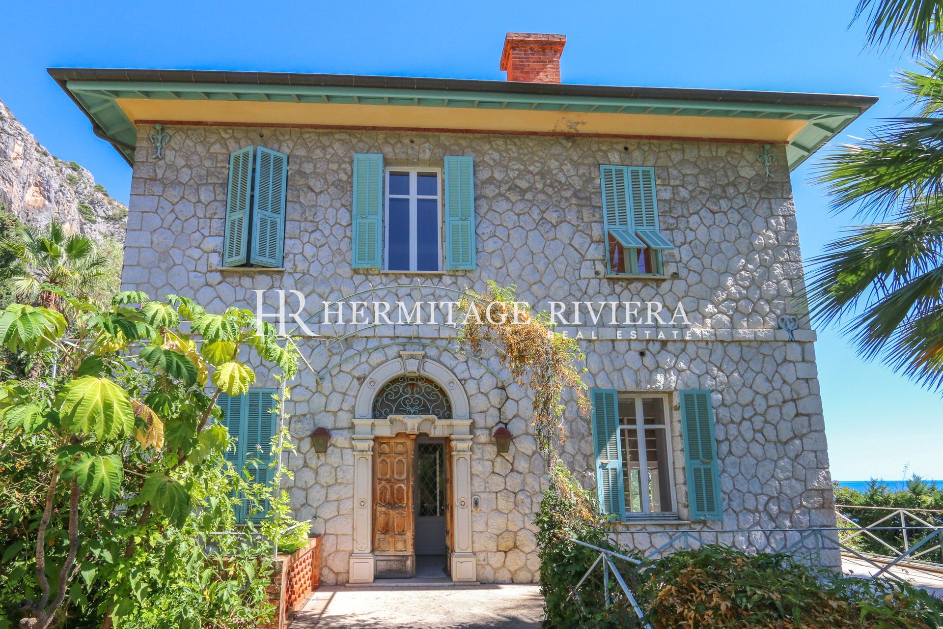 Elegant 19th century stone mansion with sea view (image 4)