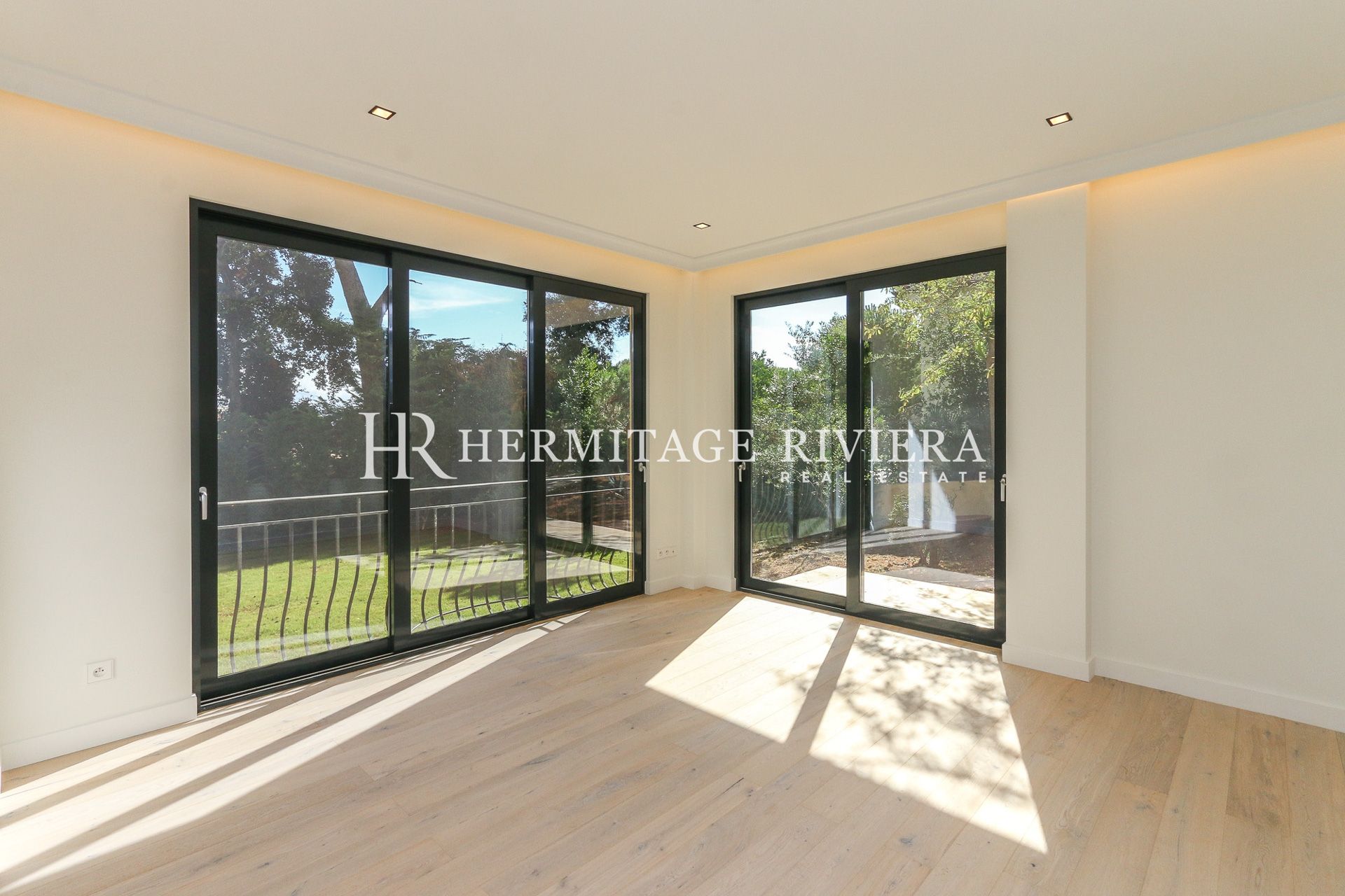 Renovert villa - Basseng - Hage - Havutsikt (bilde 13)