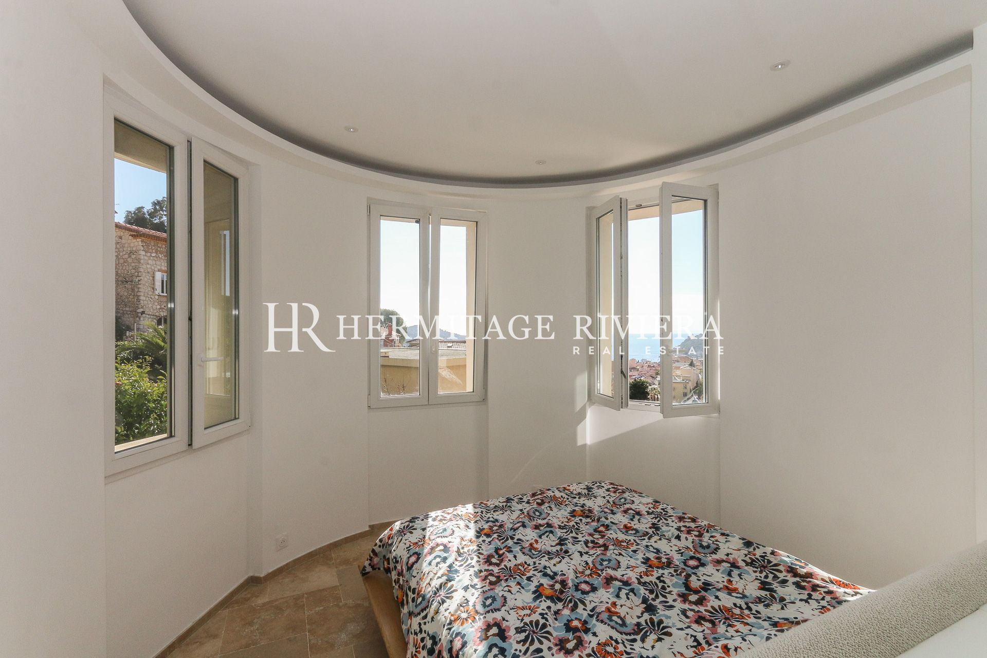 Villa reformada - Vista al mar - Cerca de playas (imagen 12)