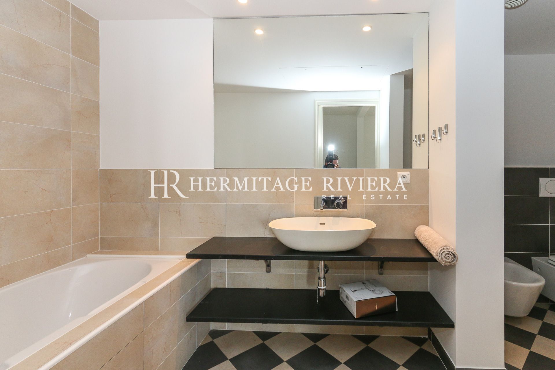 Appartamento con 3 camere da letto e giardino privato (immagine 18)