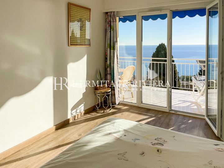Beautifully presented apartment with sea view (image 9)