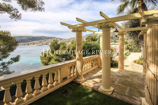 Luxurious Belle Epoque villa close to the waterfront