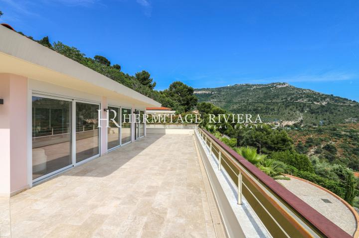 Contemporary villa close to Monaco (image 12)