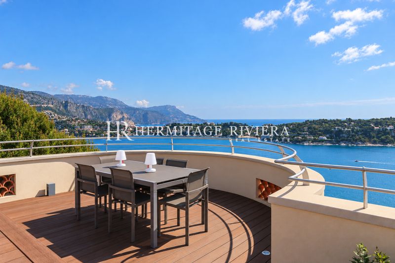 Elegante villa con impresionantes vistas