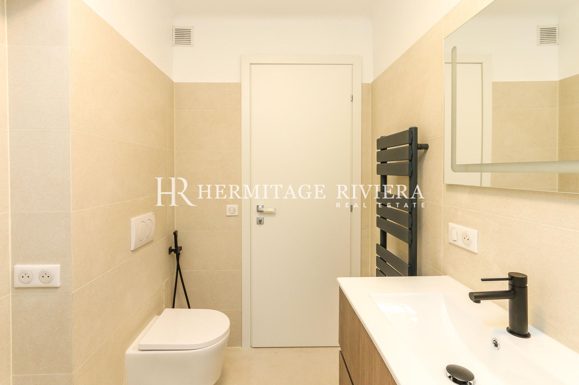 1 bedroom apartment - Renovated - Open-air terrace (image 21)