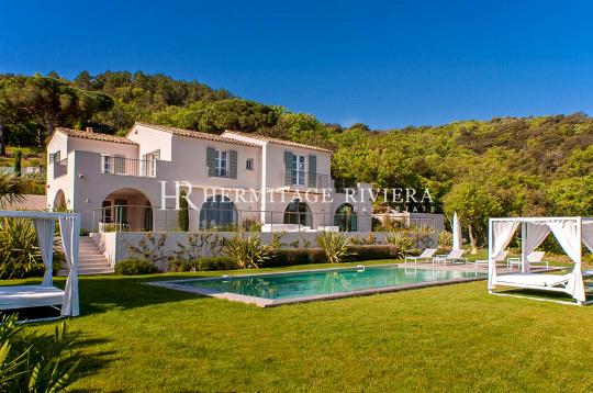 Luxury new villa with sea views