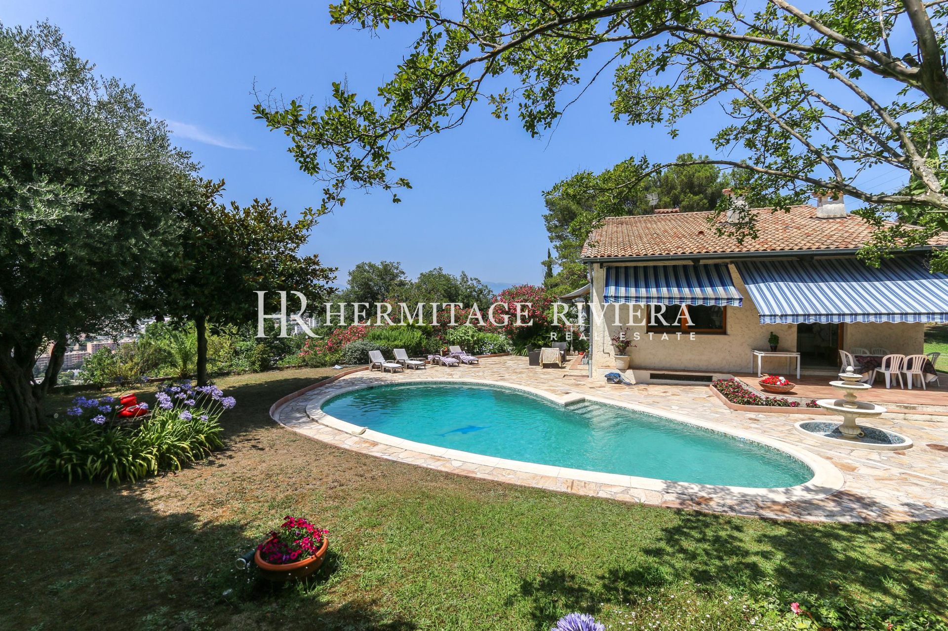 Provençal style villa in calm location (image 2)