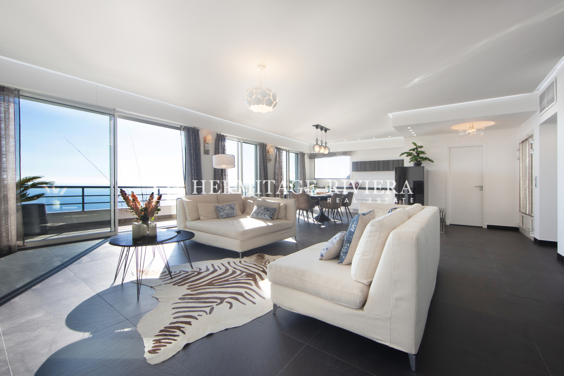 Stunning contemporary villa overlooking Mala Beach (image 11)