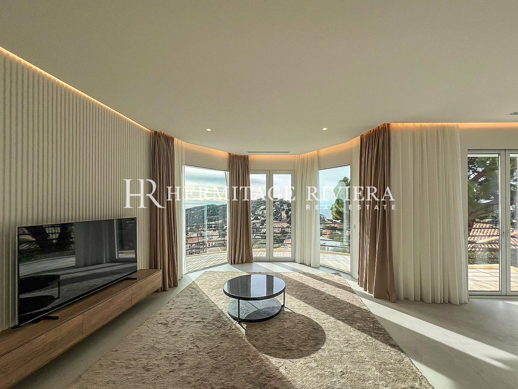 Splendid renovated apartment with panoramic sea view (image 4)