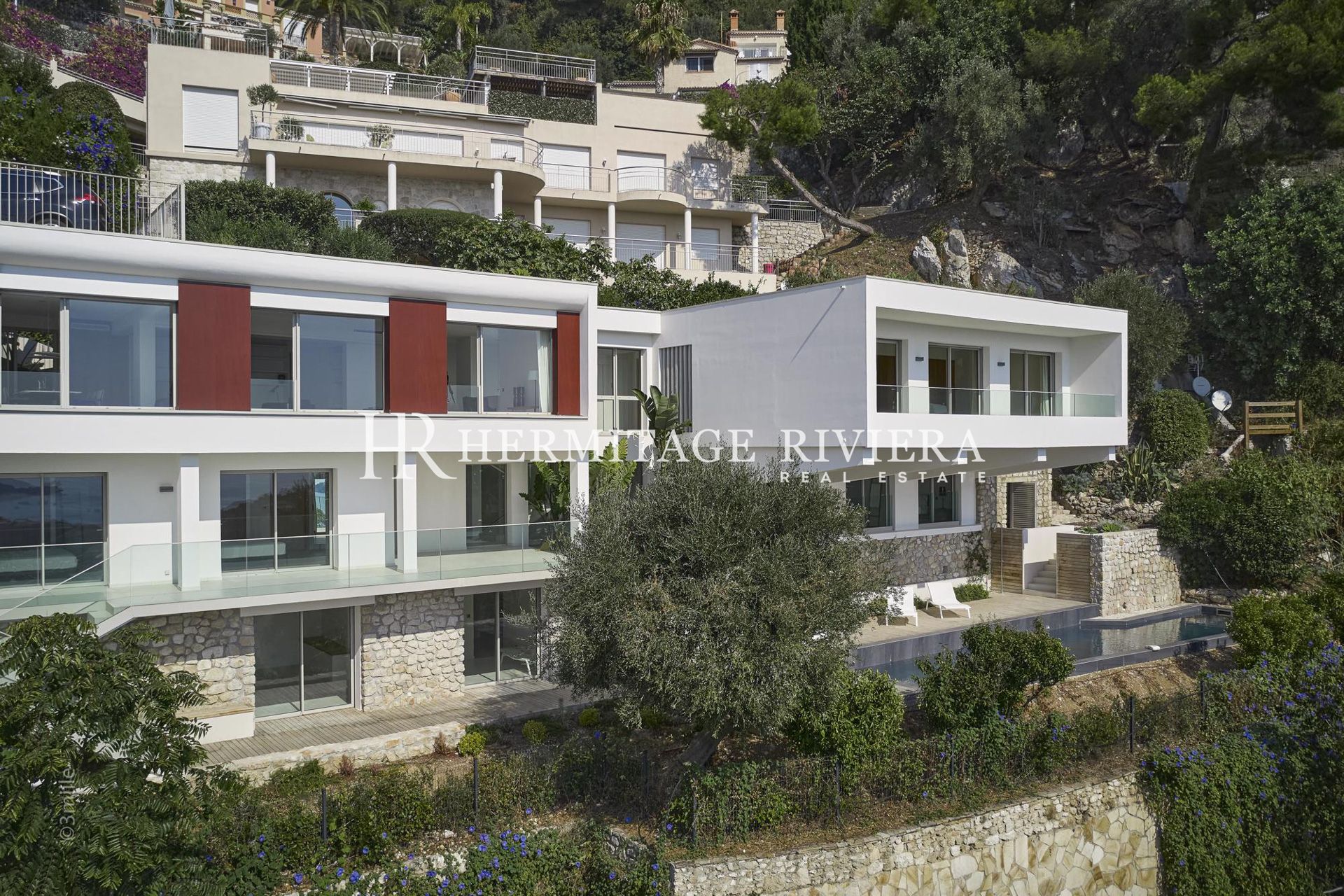 New villa overlooking the Bay of Villefranche  (image 3)