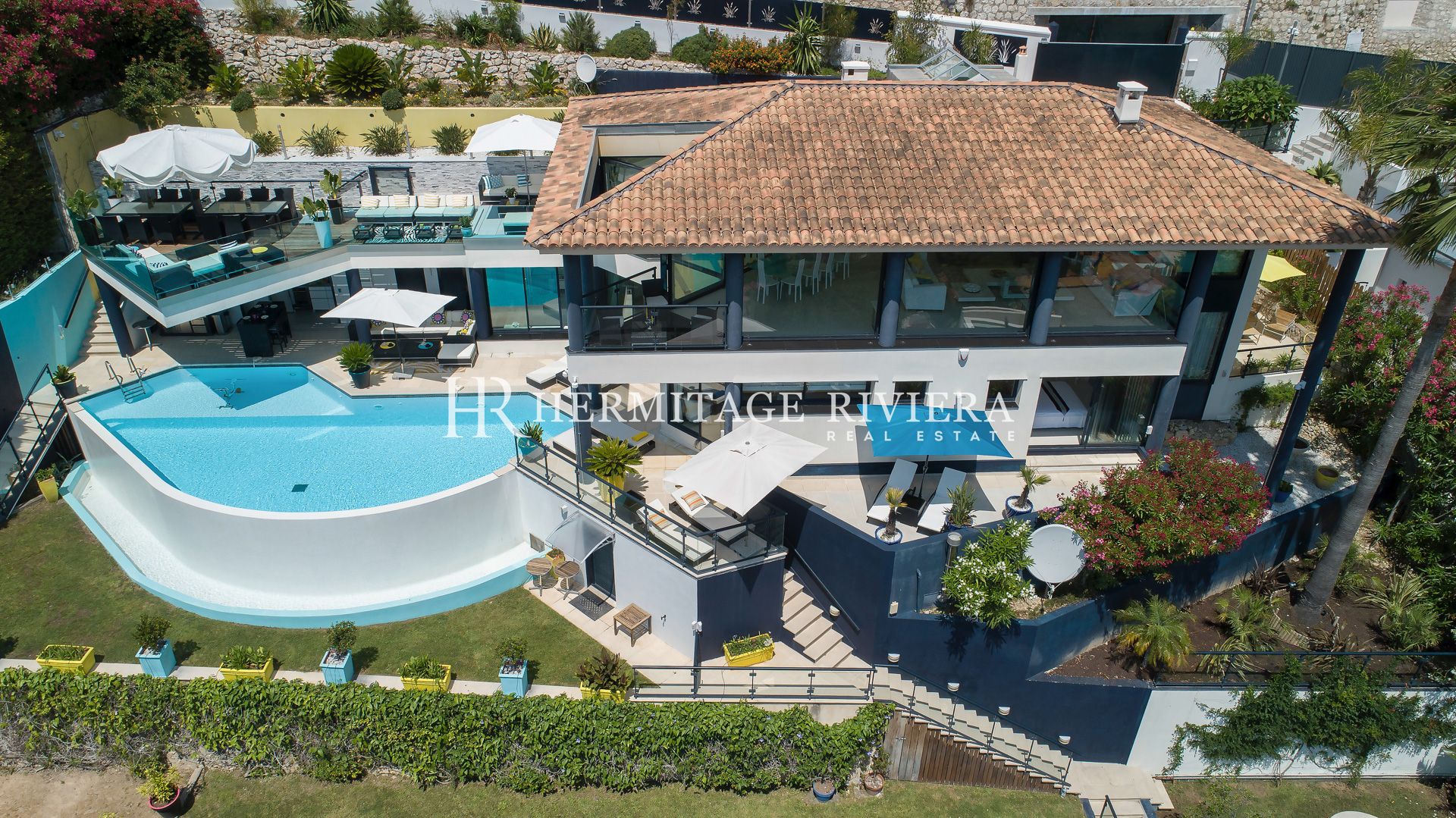 Villa moderna - Vista panoramica sul mare - Piscina (immagine 2)